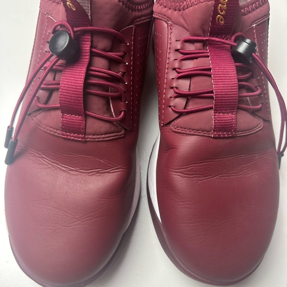 Clove Classic Healthcare Corino Fabric Sneakers Limited Edition Royal Maroon 8.5 - Picture 12 of 16